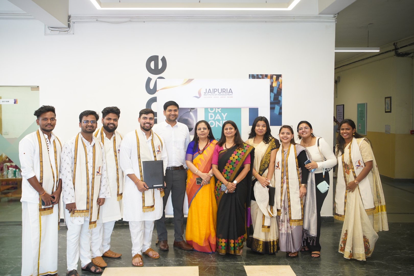 AKM00580